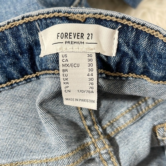 FOREVER 21 PREMIUM Low Rise Slim Fit Bootcut Leg Denim Jeans Size 30 NEW - Picture 8 of 12